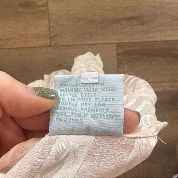 Coquette VTG Cropped Blush Pink Blouse with Metallic Thread Vintage Feminine - Picture 12 of 12